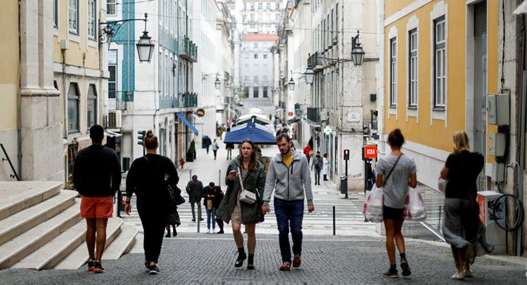 Portugal imposes local night-time curfews as COVID-19 cases hit record