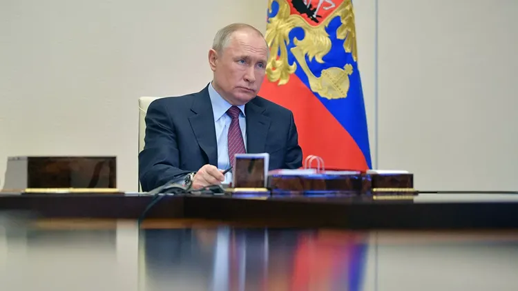 Путин отправил в отставку трех министров и полпреда на Урале