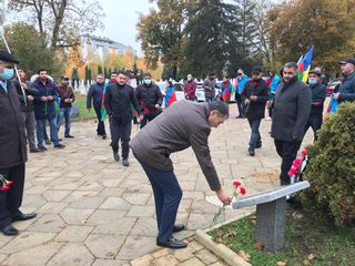 Moldovada yaşayan azərbaycanlılar Dövlət Bayraq Gününü qeyd ediblər - FOTO