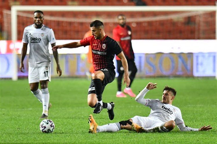 “Beşiktaş”ın 5 futbolçusu koronavirusa yoluxub