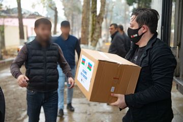 "Azərsun Holdinq" bölgələrdə düşmən atəşi nəticəsində zərər çəkmiş ailələrə ərzaq yardımı edib - FOTO