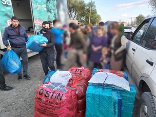 "Azərsun Holdinq" bölgələrdə düşmən atəşi nəticəsində zərər çəkmiş ailələrə ərzaq yardımı edib - FOTO