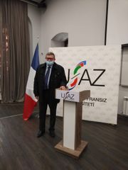 Fransalı deputatlar Bakıdakı erməni kilsəsində olublar - FOTO