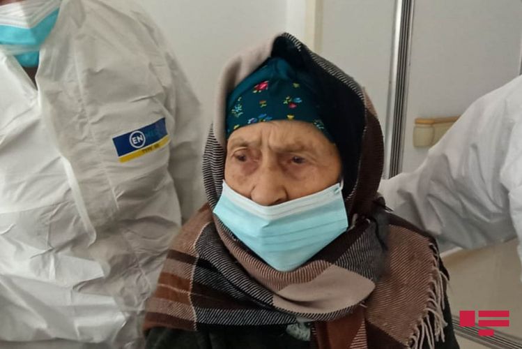 Goranboyda 110 yaşlı qadın koronavirusdan sağalıb
