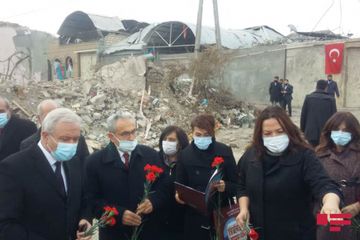 Türkiyənin Nişantaşı Universitetinin nümayəndələri Gəncədə Ermənistanın raket atdığı əraziyə baş çəkiblər