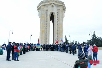 Bir qrup Ağdam sakini Şəhidlər Xiyabanını ziyarət edib  - FOTO