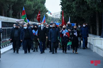 Bir qrup Ağdam sakini Şəhidlər Xiyabanını ziyarət edib  - FOTO