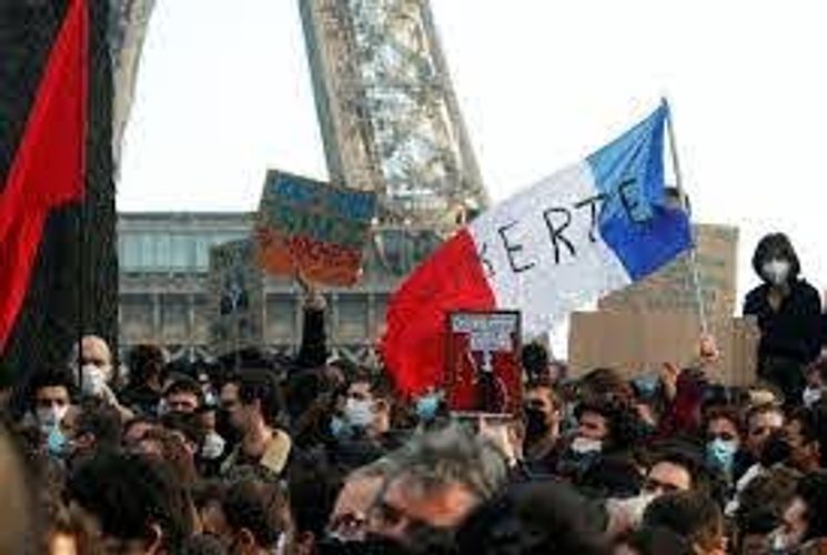 Thousands protest against French bill to curb identification of police