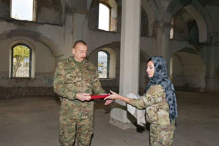 Azerbaijani President presents the Holy Quran brought from Mecca to the Agdam mosque