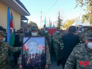Şəhid polkovnik Babək Səmidli dəfn olunub - YENİLƏNİB - FOTO