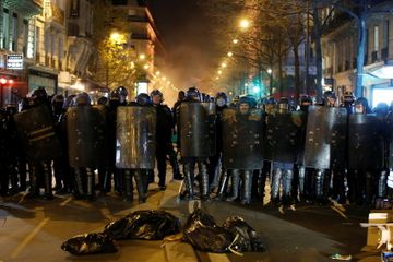 Əfqan mühacir: “Fransa polisinin humanist olduğunu düşünürdük, bizi amansızcasına döyənədək...”