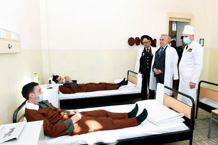 Naxçıvan Ali Məclisinin Sədri yaralı hərbçilərlə görüşüb