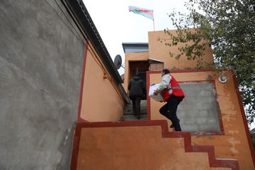 "Avrora Qrup" Qızıl Aypara Cəmiyyəti ilə birlikdə hərbi xidmətdə olan əsgərlərin ailələrinə yardım edib - FOTO