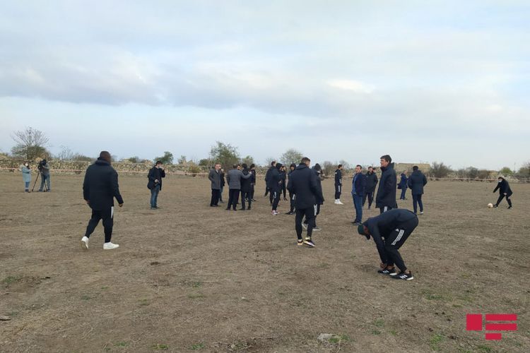 «Карабах» символически поиграл в футбол через 27 лет в Агдаме
