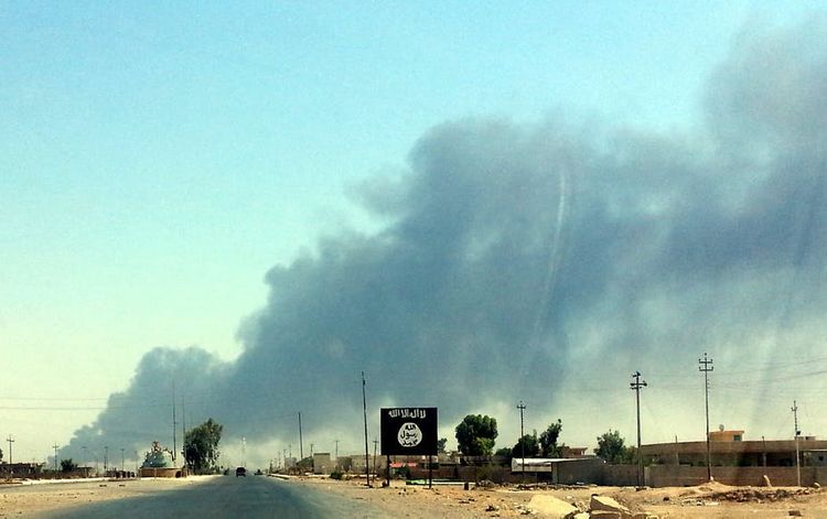 Oil refinery in Northern Iraq hit by rocket, fire breaks out