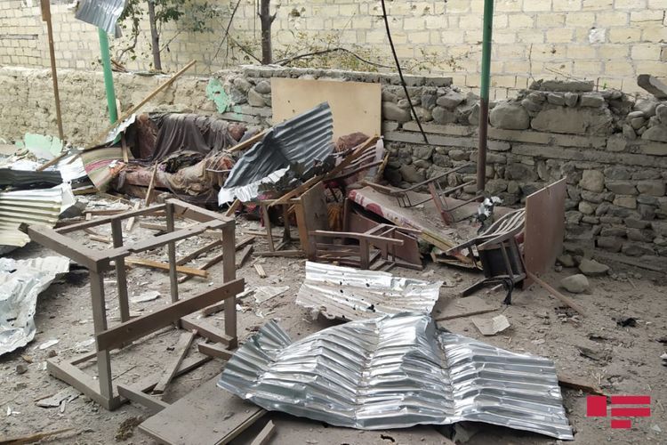 Армяне обстреляли село Тапгарагоюнлу Геранбойского района из крупнокалиберных орудий, двум домам нанесен серьезный ущерб - ФОТО
