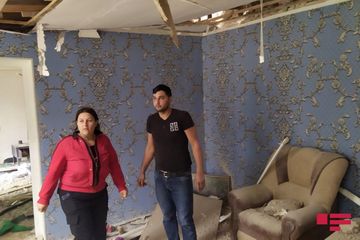 Ermənilər Goranboyun Tapqaraqoyunlu kəndini iriçaplı silahlardan atəşə tutub, iki ev yararsız hala düşüb - FOTOSESSİYA