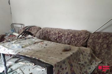 Ermənilər Goranboyun Tapqaraqoyunlu kəndini iriçaplı silahlardan atəşə tutub, iki ev yararsız hala düşüb - FOTOSESSİYA