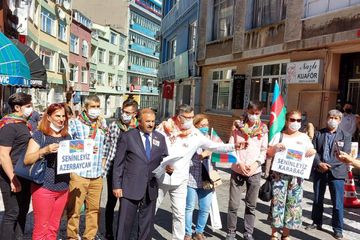 İstanbulda Azərbaycana dəstək aksiyası keçirilib