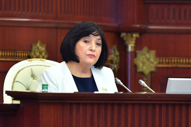 Сахиба Гафарова сказала, что будет контролировать нахождение депутатов в зале во время голосования