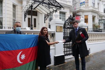 Britaniyada yaşayan həmyerlilərimiz bir sıra ölkələrin Londondakı səfirliyinə təşəkkür məktubu təqdim edib 