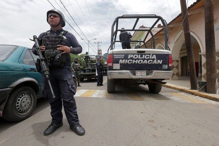 В Мехико 6 человек погибли и 6 ранены в результате вооруженного нападения на бар 