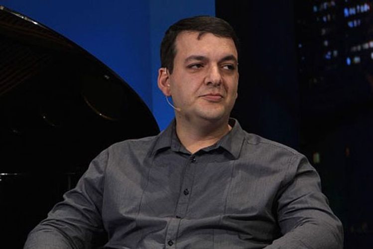 Известный армянский блогер обвинил Никола Пашиняна в том, что он приказал обстрелять Гянджу