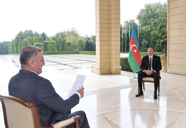 Prezident İlham Əliyev: "Türkiyə Prezidentinin qəti açıqlamaları bir çox ölkələrə xəbərdarlıq oldu - kənarda durun, qarışmayın, Azərbaycan tək deyil"