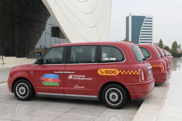 "Baku Taksi" avtomobilləri Azərbaycan bayrağı ilə bəzədilib - FOTO