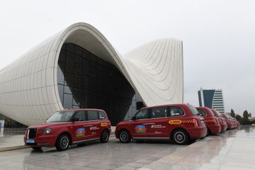 "Baku Taksi" avtomobilləri Azərbaycan bayrağı ilə bəzədilib - FOTO