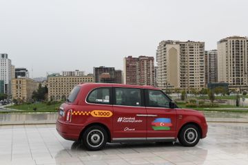 "Baku Taksi" avtomobilləri Azərbaycan bayrağı ilə bəzədilib - FOTO