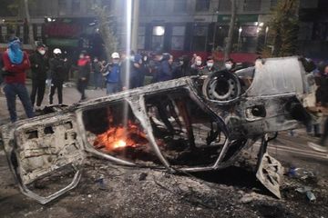 Qırğızıstan parlamentinin binasında yanğın törədilib - FOTO - VİDEO