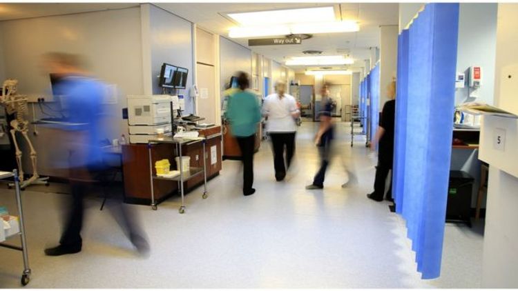 Covid hospital cases jump nearly 25% in England