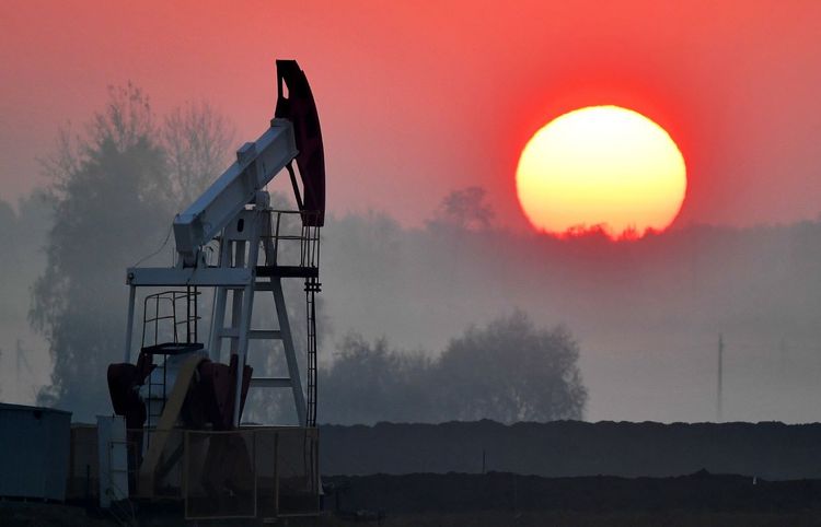 UNEC Azərbaycan neftinin orta qiymətinin bu il 48 dollar olacağını proqnozlaşdırır