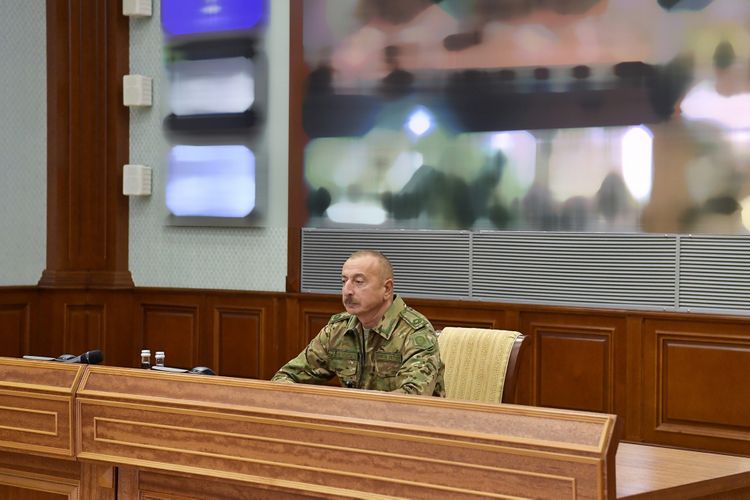 Prezident İlham Əliyevin rəhbərliyi ilə Müdafiə Nazirliyinin Mərkəzi Komanda Məntəqəsində operativ müşavirə keçirilib