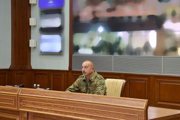 Prezident İlham Əliyevin rəhbərliyi ilə Müdafiə Nazirliyinin Mərkəzi Komanda Məntəqəsində operativ müşavirə keçirilib