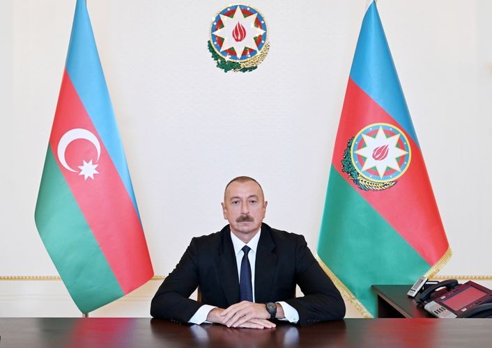 Президент Ильхам Алиев: Армения получает вооружение бесплатно, а мы платим за него 