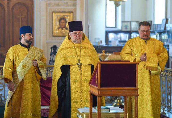 В Бакинской православной церкви состоялось богослужение за установление мира в нагорно-карабахском регионе Азербайджана