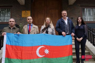 Həmyerlilərimiz Londondakı bir sıra ölkə səfirliklərinə təşəkkür məktubu təqdim edib - FOTO