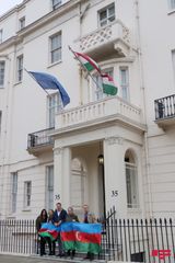 Həmyerlilərimiz Londondakı bir sıra ölkə səfirliklərinə təşəkkür məktubu təqdim edib - FOTO