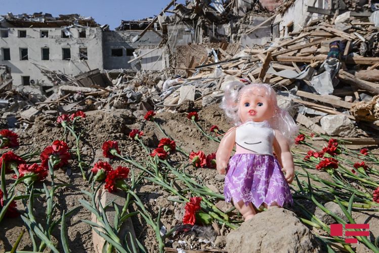 Erməni terrorunun hədəfi Gəncə şəhəri: raket düşən ərazi bir gün sonra - FOTOLAR