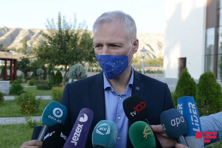 Ermənilərin Gəncəyə raket hücumunun fəsadları ilə tanış olan diplomatlar təəssüratlarını bölüşüblər