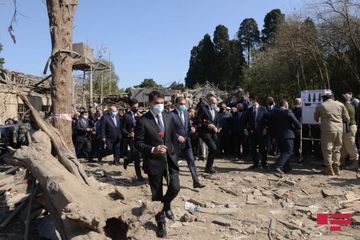 Xarici diplomatlar erməni işğalçılarının Gəncədə törətdiyi cinayətləri öz gözləri ilə görüblər - YENİLƏNİB - FOTOLAR