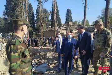 Kəmaləddin Heydərov Gəncədə ermənilərin raket zərbələri endirdiyi ərazilərə baxış keçirib
