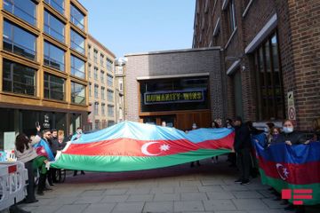 Azerbaijanis living in Britain hold protest rally in front of Amnesty International building - PHOTO