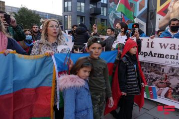 Azerbaijanis living in Britain hold protest rally in front of Amnesty International building - PHOTO