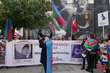 Azerbaijanis living in Britain hold protest rally in front of Amnesty International building - PHOTO