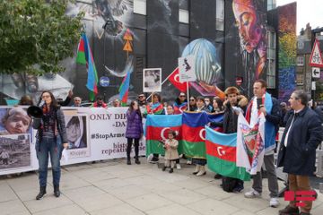 Azerbaijanis living in Britain hold protest rally in front of Amnesty International building - PHOTO
