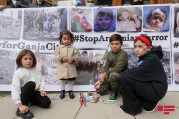 Azerbaijanis living in Britain hold protest rally in front of Amnesty International building - PHOTO