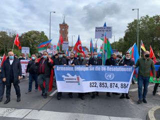 Almaniyada yaşayan azərbaycanlılar Berlində etiraz aksiyası keçiriblər
